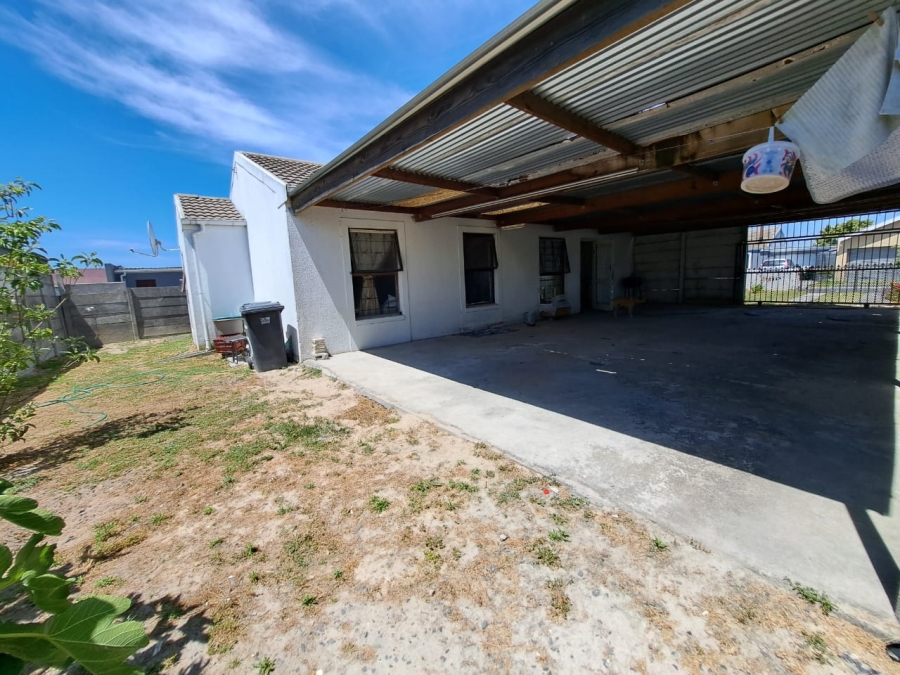 3 Bedroom Property for Sale in Electric City Western Cape